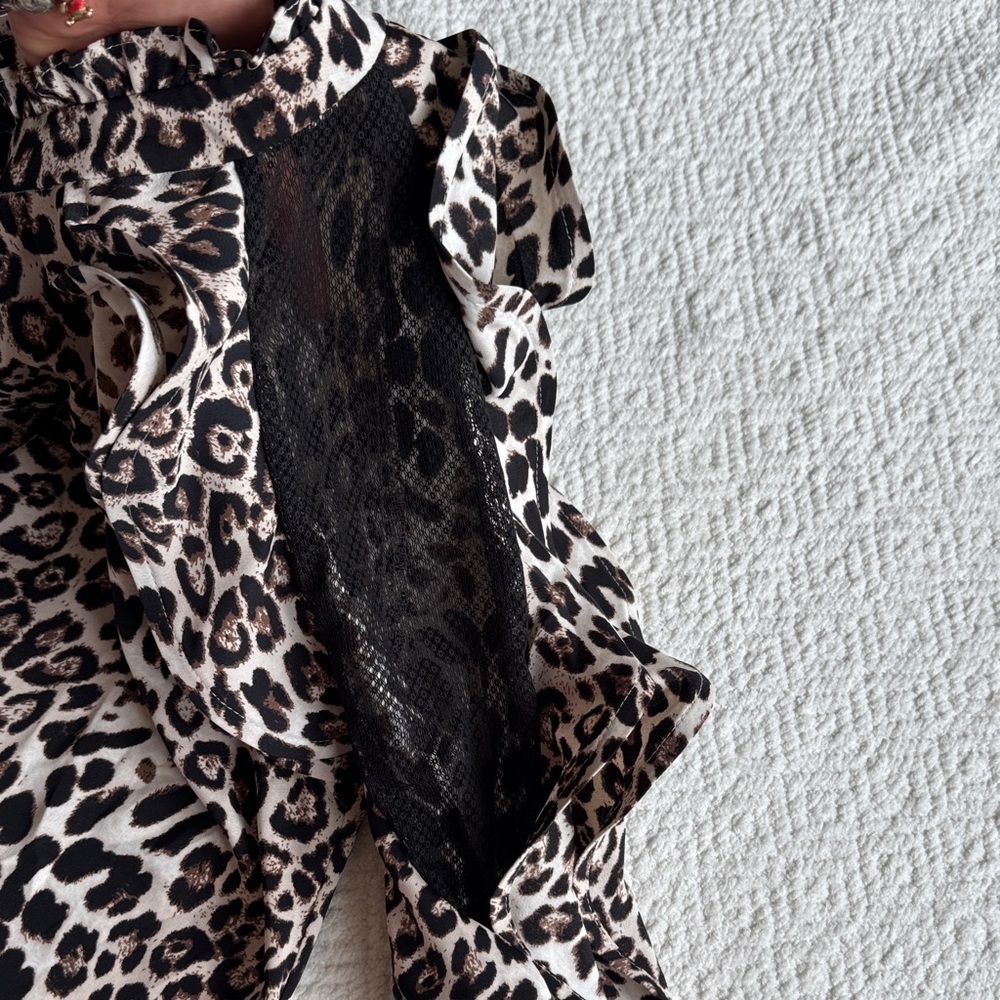 NWT Why Dress Wildly Chic Leopard Print Blouse with Ruffle Sleeves Sz S - Picture 4 of 13
